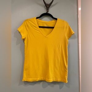 Banana Republic Factory Timeless T Shirt small